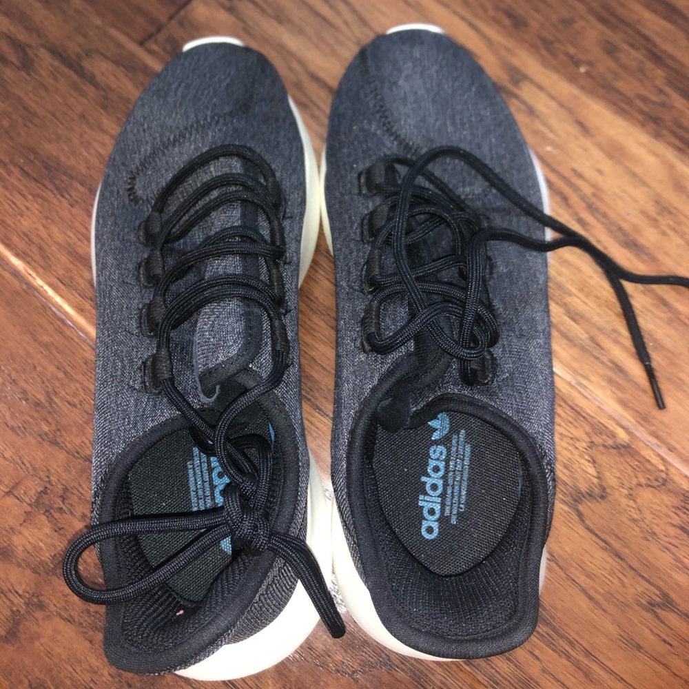 Adidas tennis shoes